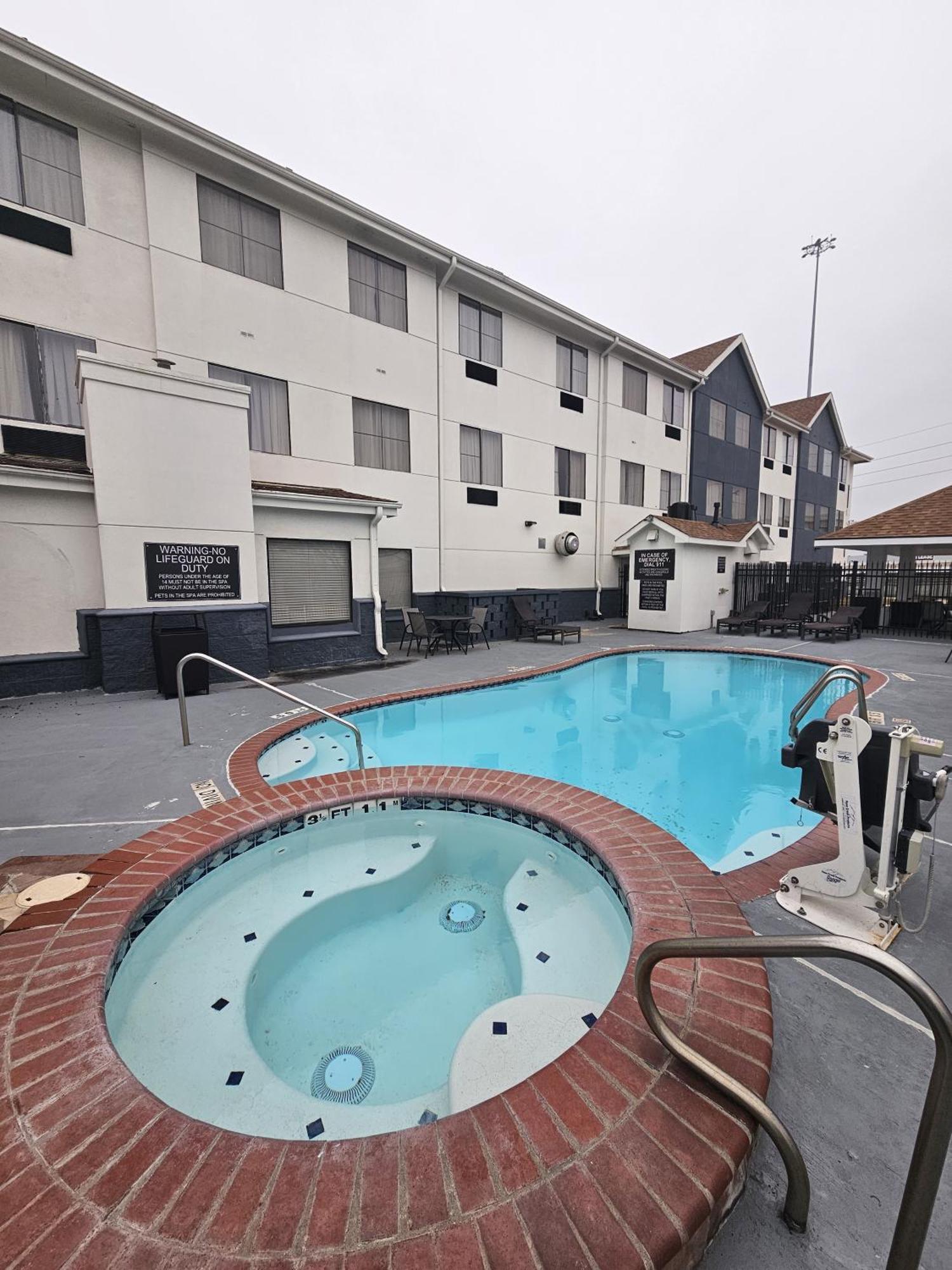 Candlewood Suites Stafford Хюстън Екстериор снимка